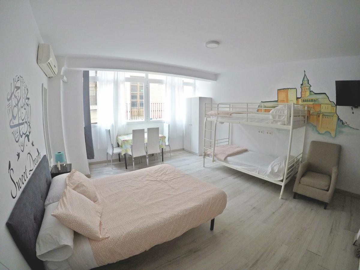 Mesonhomes Suites Center - Stay & Work Granada Buitenkant foto