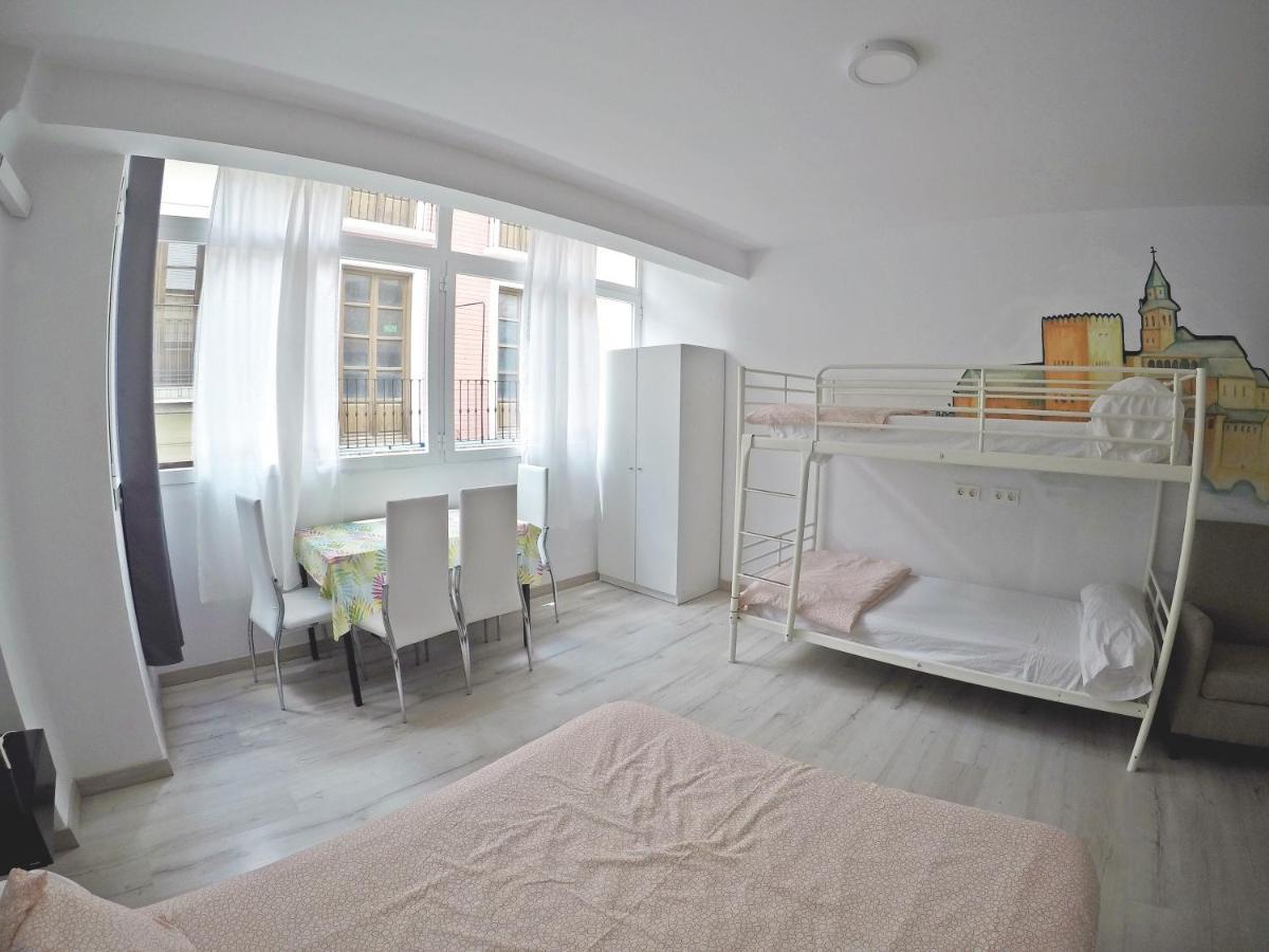 Mesonhomes Suites Center - Stay & Work Granada Buitenkant foto