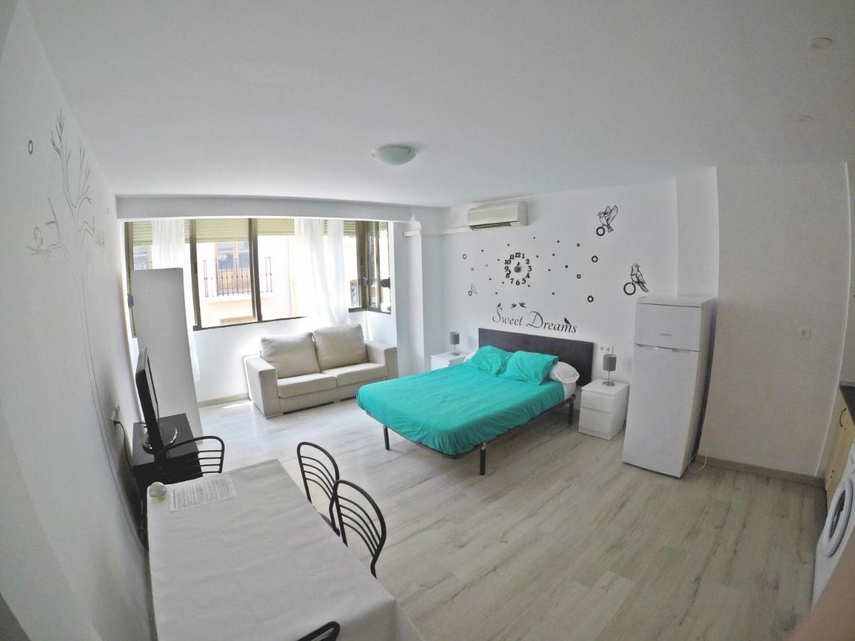 Mesonhomes Suites Center - Stay & Work Granada Buitenkant foto