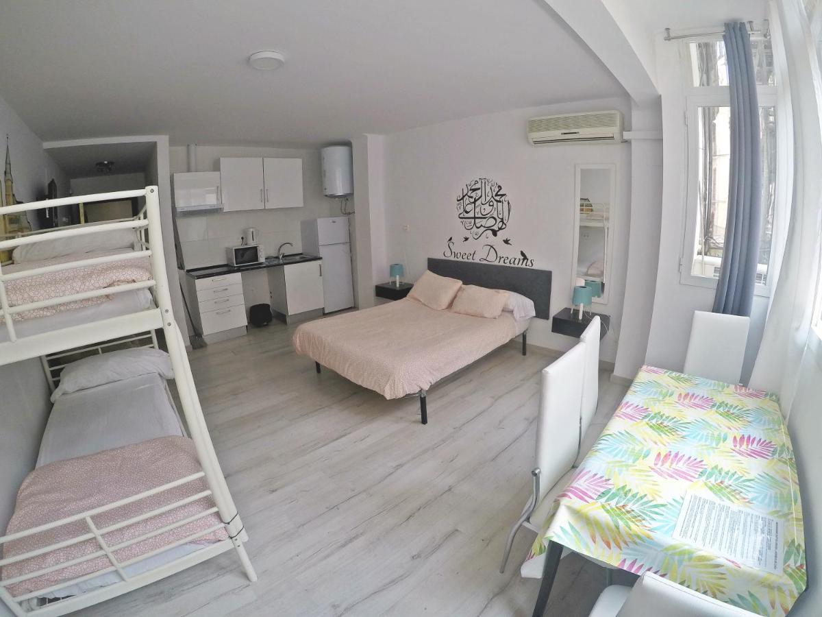 Mesonhomes Suites Center - Stay & Work Granada Buitenkant foto